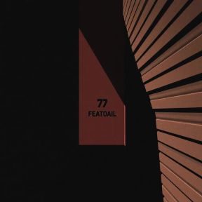 V12